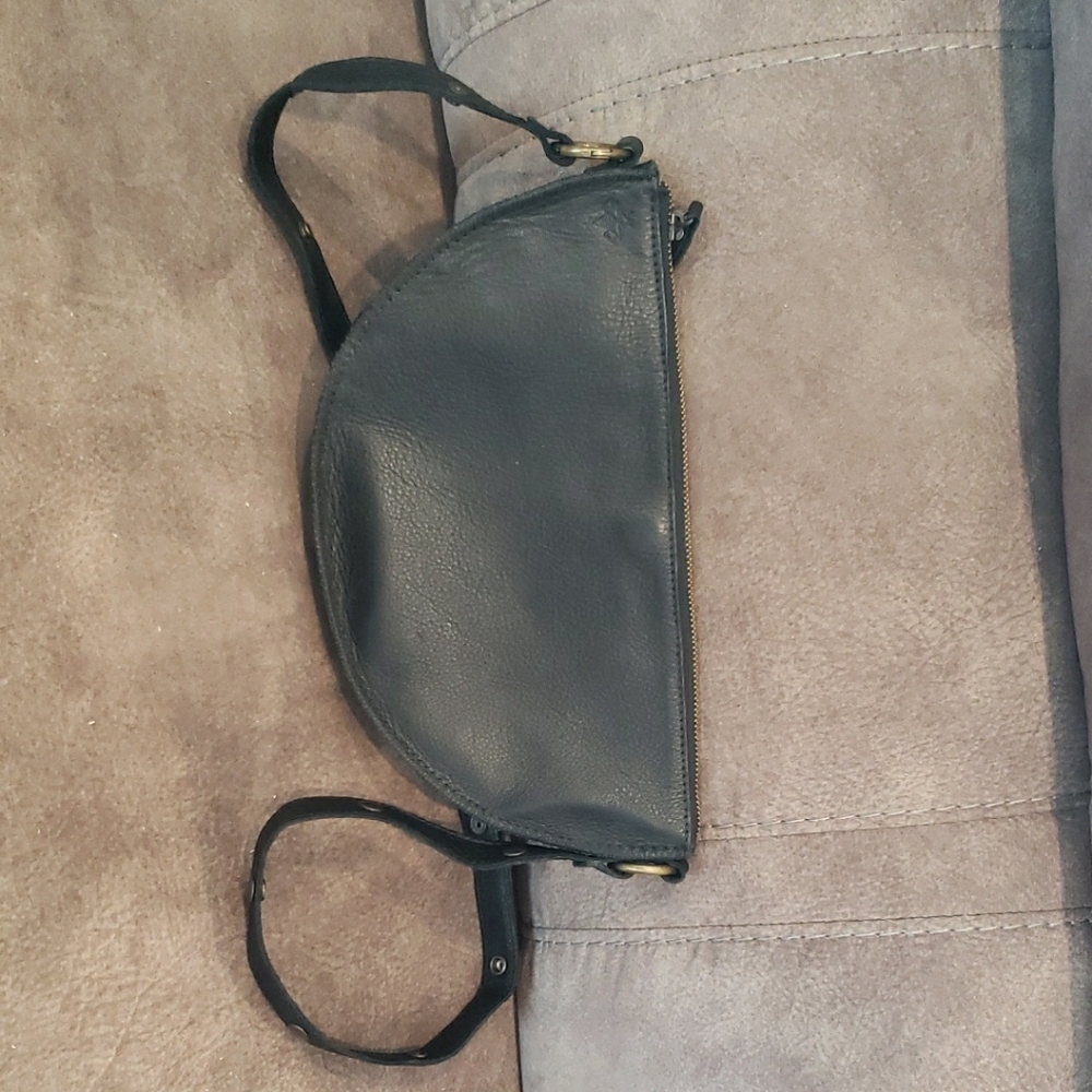 Elegant Black Leather Crossbody Bag